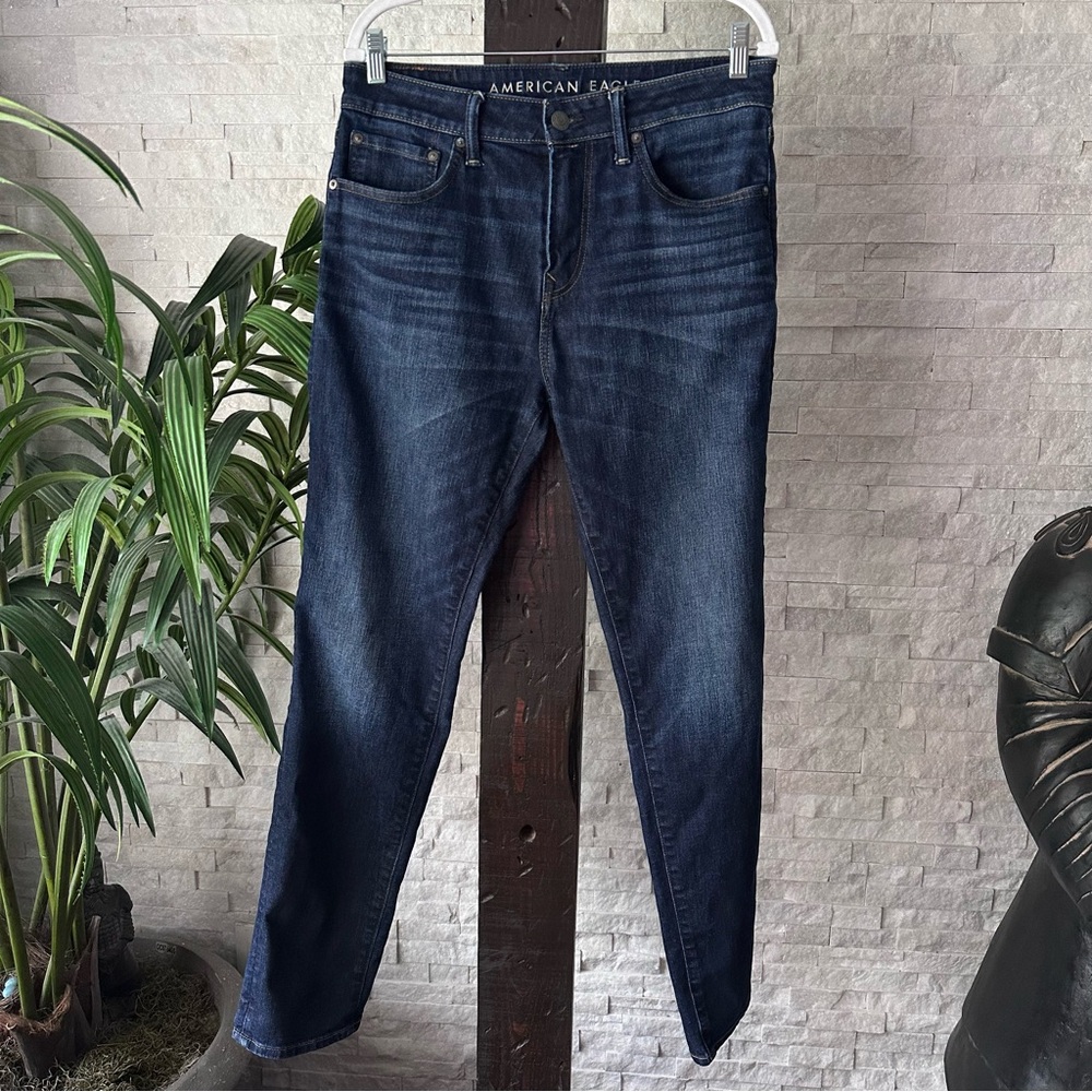 AMERICAN EAGLE Athletic Fit Mid Dark Wash Blue Jeans 32” x 34”